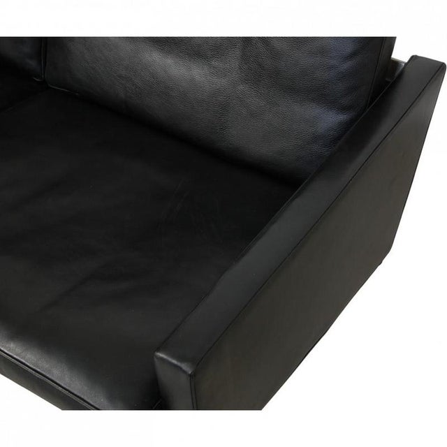 PK31 2-Seater Sofa in Black Aura Leather by Poul Kjærholm, 1985 For Sale - Image 11 of 18