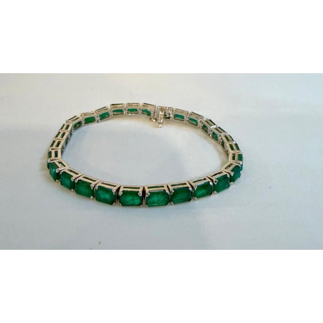 25 Ct Natural Emerald Cut Emerald Cocktail Tennis Bracelet 14 Kt White Gold 7.5" For Sale - Image 4 of 8