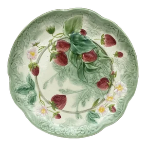 19th Century Majolica Strawberries Plate Choisy Le Roi