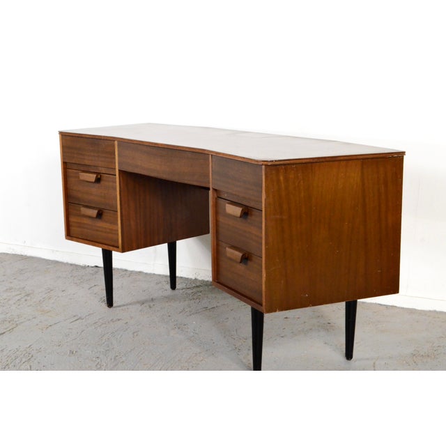 Concave Desk in Walnut by Gunther Hoffstead for Uniflex, 1960s For Sale - Image 4 of 10