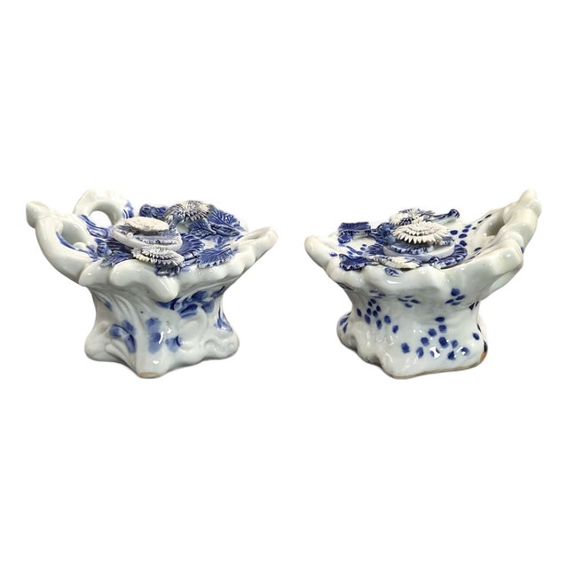 Japanese Jeweled Porcelain Chrysanthemum Inkwells, 1880, Set of 2 For Sale