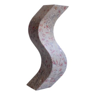 Afrodita Sculpture Object in Jurassic Fossil Stone by Nerinea For Sale
