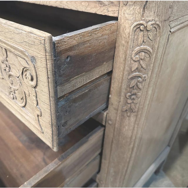 18th Century Country French Louis XV Commode in Stripped Oak For Sale - Image 16 of 17