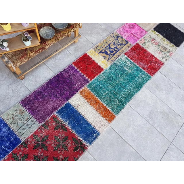 Mid 20th Century Oushak Anatolian Runner For Sale - Image 4 of 10