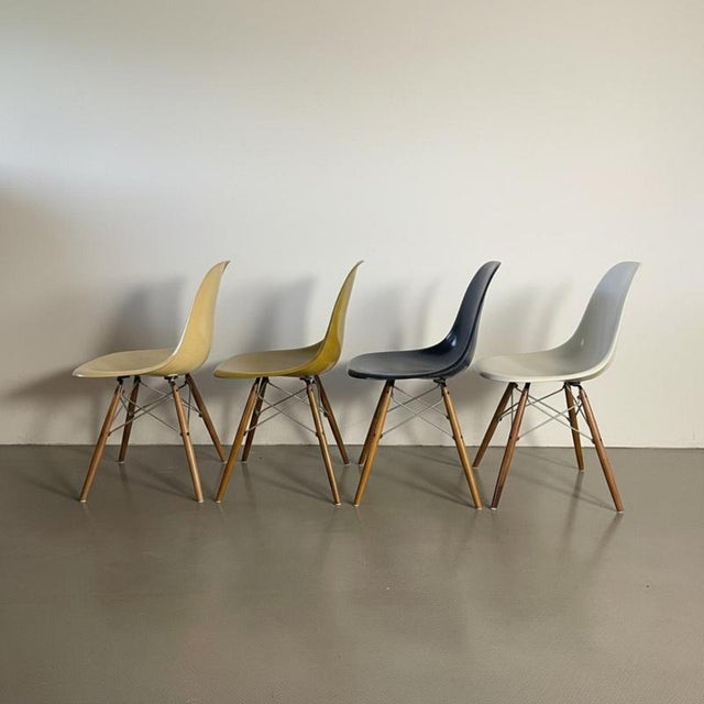 DSW Side Chairs in Parchment, Navy Blue, Light Olive and Light Ochre by Eames for Herman Miller, 1960s, Set of 4 For Sale - Image 6 of 17