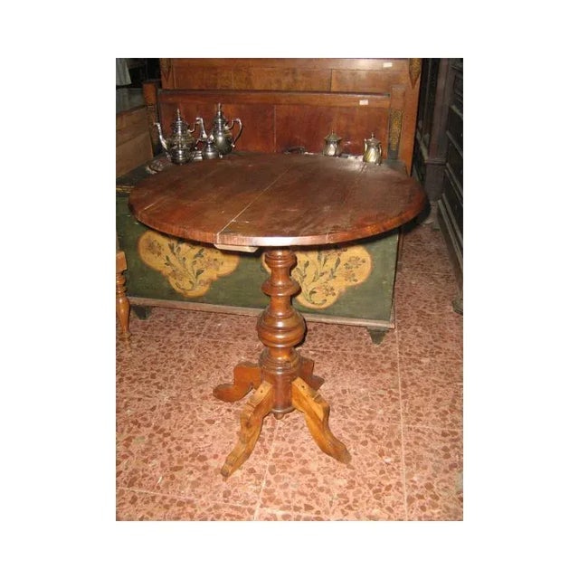 Brown Italian Round Table in Walnut, 1800s For Sale - Image 8 of 8