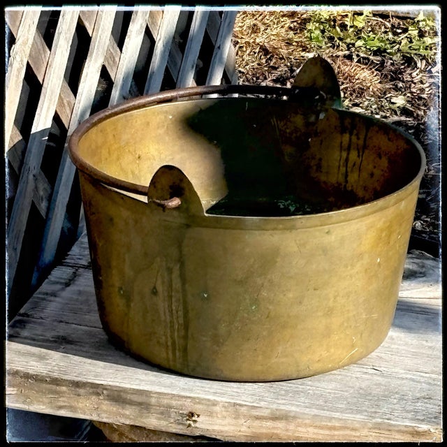 19th-Century Bucket Cauldron Handcrafted French Brass Fireside Spun Brass For Sale - Image 9 of 11