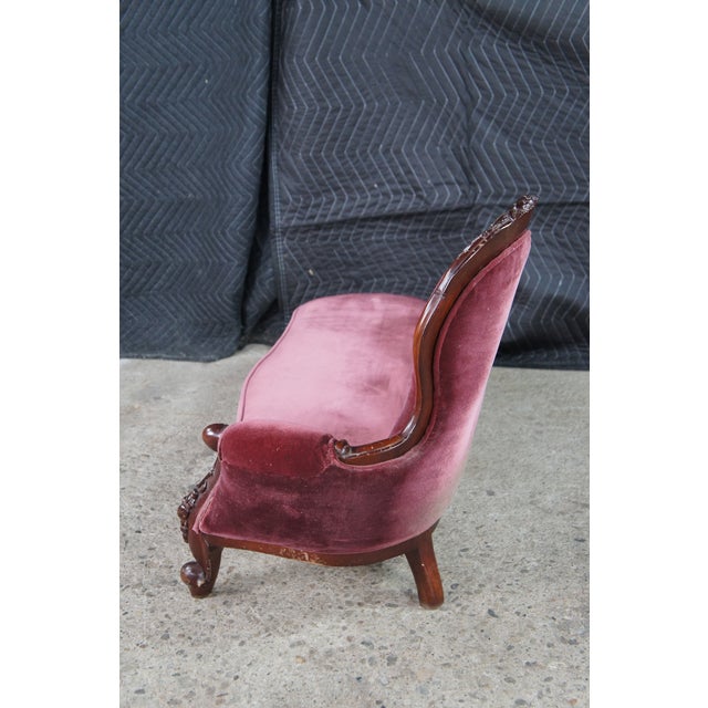 Burgundy 1970s Miniature Victorian Revival Red Velvet & Carved Mahogany Chaise Lounge Dog Bed For Sale - Image 8 of 13