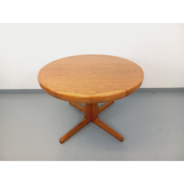 Vintage Round Scandinavian-Style Dining Table in Light Elm with Extensions, 1960s For Sale - Image 3 of 18