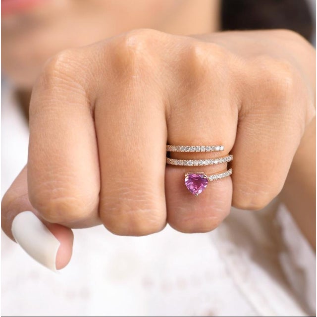 Pink Natural 1.38 cts pink sapphire heart & 0.59 cts diamond ring in 18k gold For Sale - Image 8 of 18