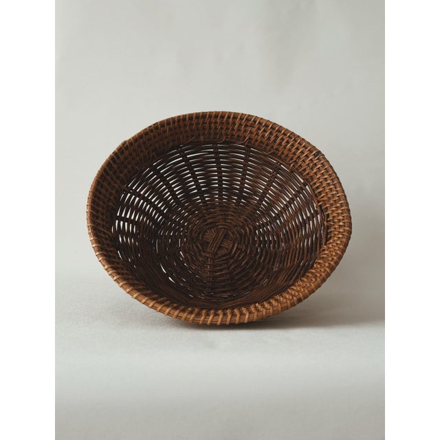 1970s Vintage Wicker Basket With Bent Rattan Rim For Sale - Image 5 of 7
