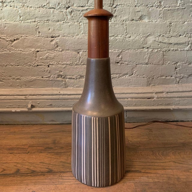 Mid-Century Modern Mid 20th Century Art Pottery Brown Striped Table Lamp by Gordon Martz for Marshall Studios For Sale - Image 3 of 7