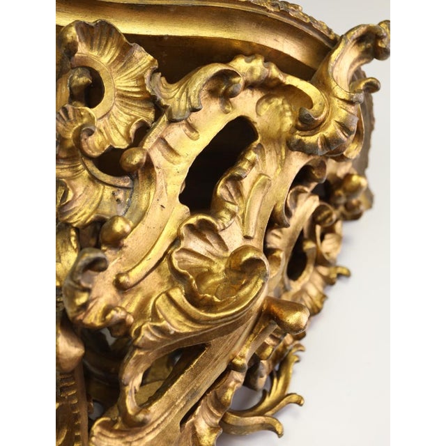 Wood 18th Century Italian Rococo Giltwood Corner Wall Bracket, 1870 For Sale - Image 7 of 18