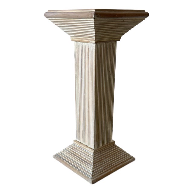1980s Vintage Pencil Reed Rattan Pedestal Plant Stand – Coastal Organic Style For Sale