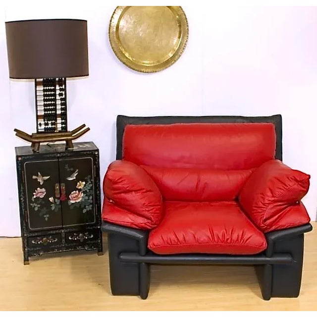 1980s 1980s Red and Black Leather Down-Filled Lounge Chair | Made in Italy For Sale - Image 5 of 6