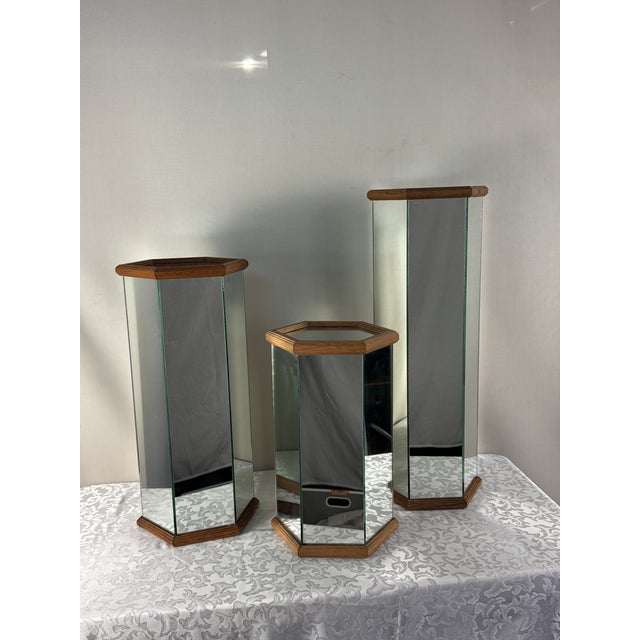 1970s Trio of Hollywood Regency-Style Hexagonal Mirrored Art Pedestals With Oak Wood Trim. For Sale - Image 4 of 7