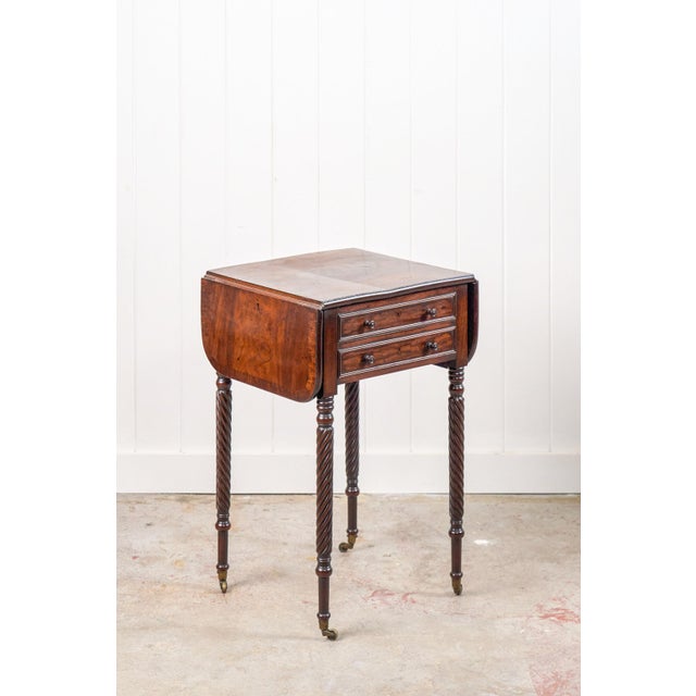 English Regency 2-Drawer Pembroke Side Table With Tapered Legs on Caster C. 1820 For Sale - Image 3 of 11