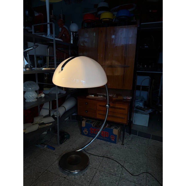 Mid-Century Serpente Floor Lamp in Chrome by Elio Martinelli for Martinelli Luce For Sale - Image 17 of 18