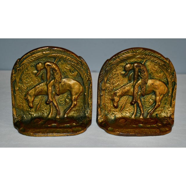 1940s Vintage End of the Trail Cast Iron Bronze Finish Native American Metal Bookend For Sale - Image 5 of 13