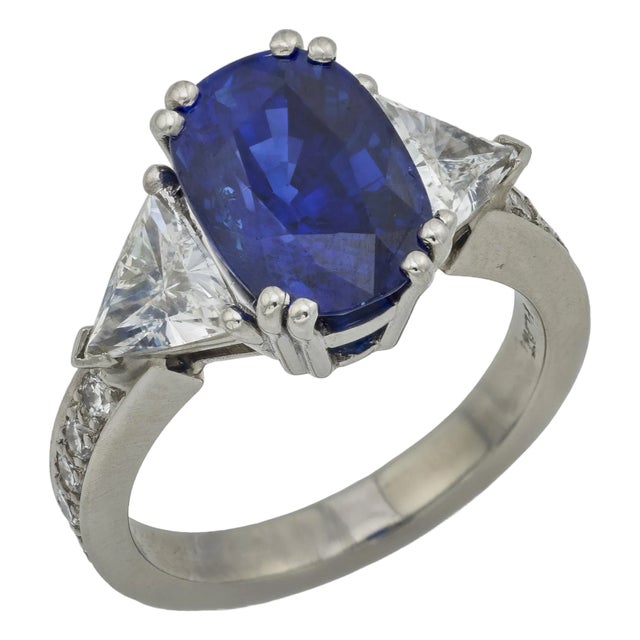 Vintage Agl 5.82 Carat Ceylon Sapphire Diamond Platinum Engagement Ring, Size 7 For Sale