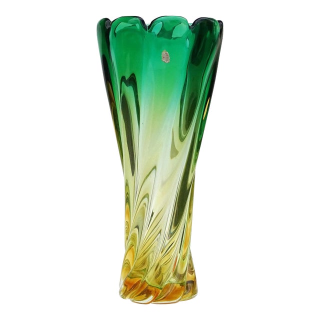 Vintage Murano Sommerso Green Golden Yellow Italian Art Glass Decorative Ribbed Swirl Flower Vase For Sale