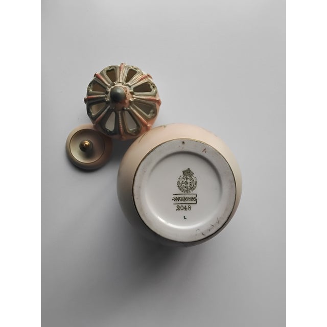 Early 20th Century Blush Ivory Pot Pourri Jar from Royal Worcester, 1900 For Sale - Image 5 of 8