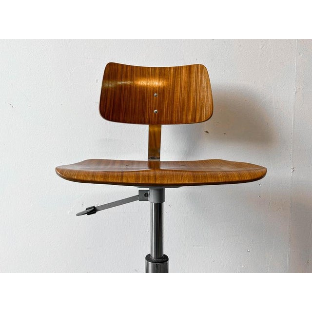 Mid-Century Pine Swivel Chair For Sale - Image 13 of 18