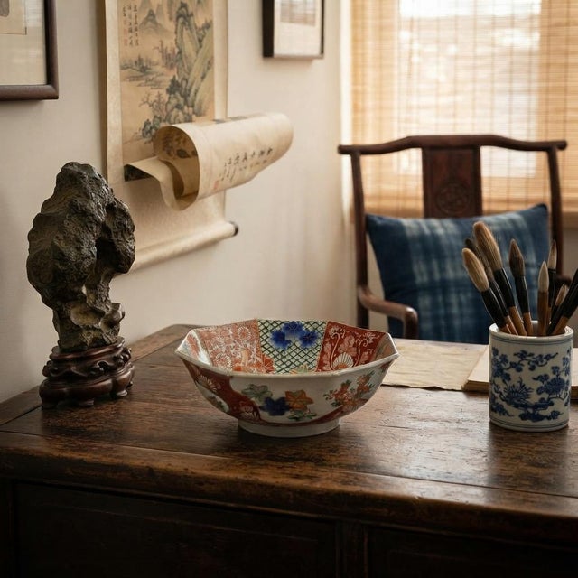 1980s Vintage Oriental Imari Octagonal Palette Graphic Porcelain Bowl Art For Sale - Image 5 of 9