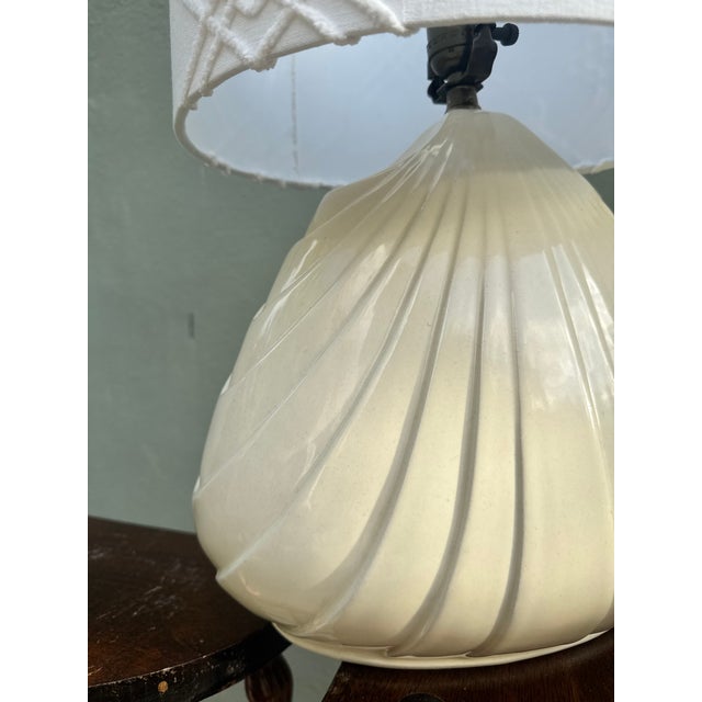 Vintage 1960s White Ceramic Shell Table Lamp — Custom Boho Shade, Coastal Hollywood Regency, Rewired For Sale In Miami - Image 6 of 7