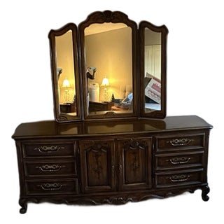 Vintage Drexel Heritage Brittany Collection Louis XV French Provincial Double Dresser With Removable Trifold Mirror For Sale