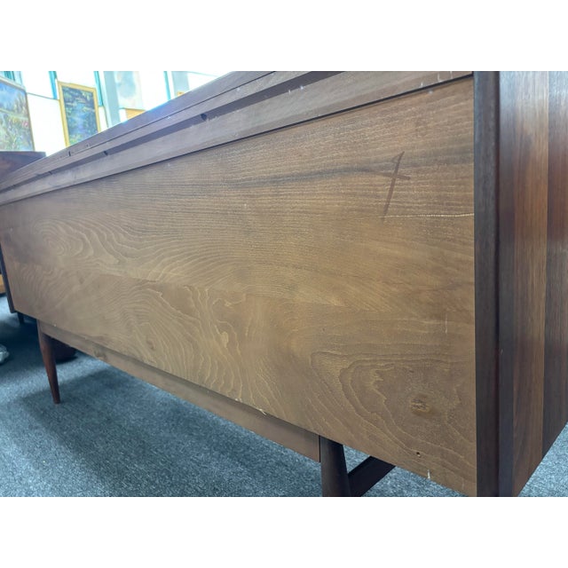 Brown Mid Century Dresser by John Caldwell for Brown Saltman For Sale - Image 8 of 11