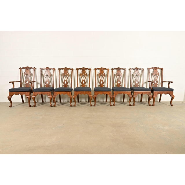 English Henredon Georgian Carved Solid Oak Dining Chairs, Set of Eight For Sale - Image 3 of 16