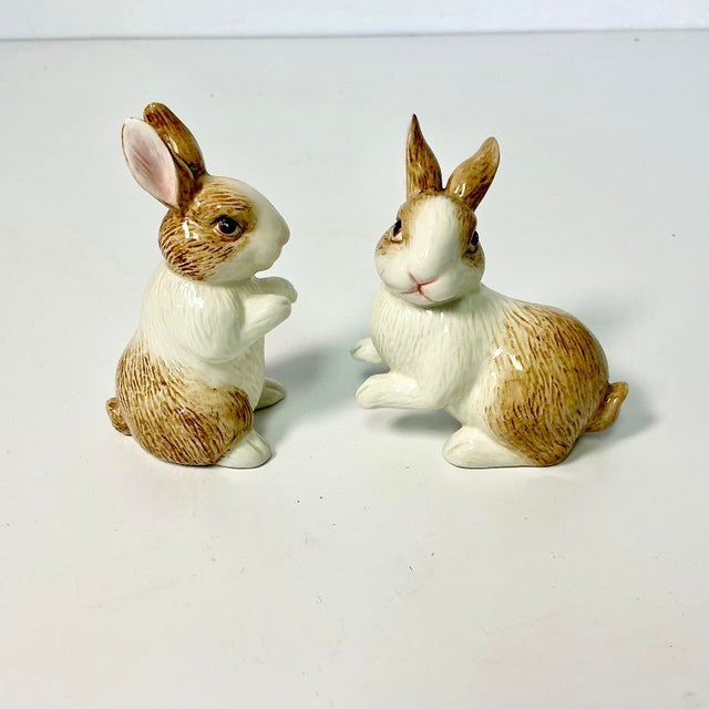Figurative 1980s Vintage Hollywood Regency Brown-Eyed Bunny Salt and Pepper Shakers - A Pair, Fitz & Floyd For Sale - Image 3 of 15