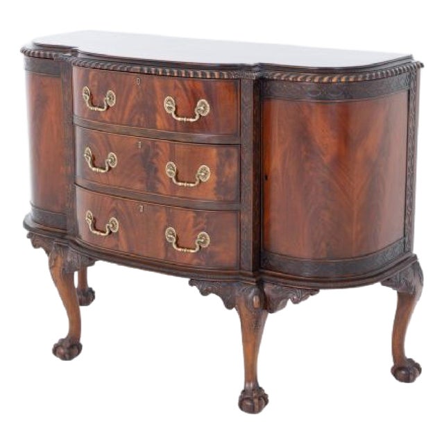 Chippendale Chest of Drawers in Mahogany For Sale