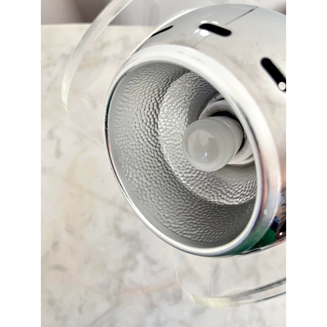 Vintage Space Age Acrylic Table Lamp by Gino Sarfatti for Arteluce, 1970s For Sale - Image 12 of 18
