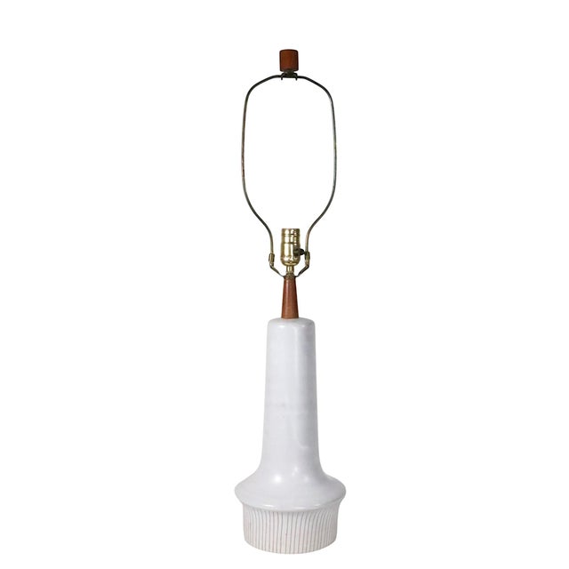 Mid Century Ceramic Table Lamp by Martz With Original Shade C 1950's For Sale - Image 12 of 15