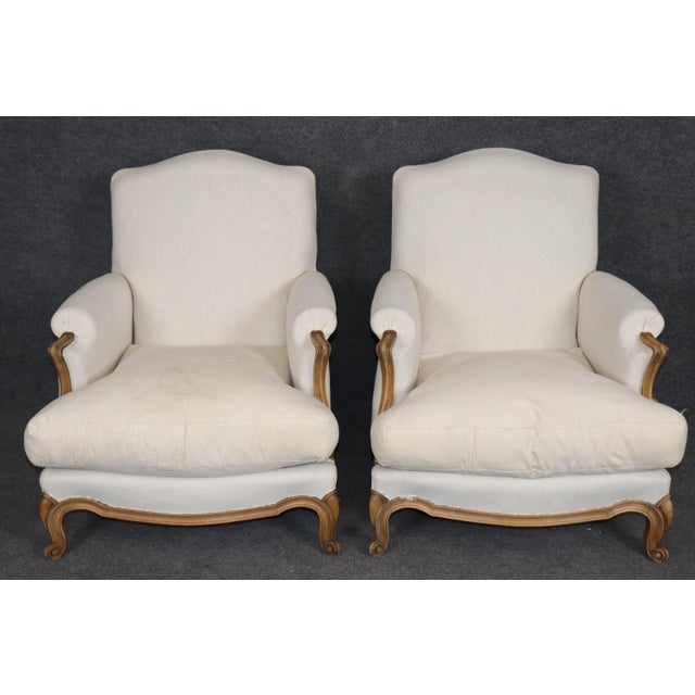 Dimensions: 35.25 inches high x 30.35 inches wide x 37.5 inches deep. Seat Height 19.25 inches high Absolutely exceptional...