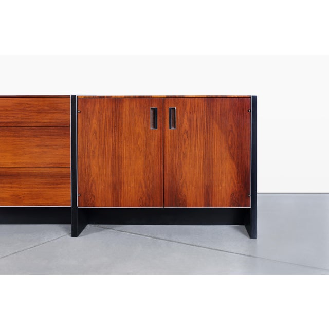 1960s Mid-Century Long Rosewood Credenza by Robert Baron for Glenn of California For Sale - Image 10 of 13