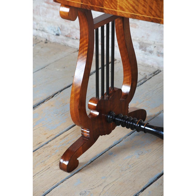 Biedermeier Extendable Walnut Veneer Table with Inlay, Austria, 1820s For Sale - Image 4 of 18