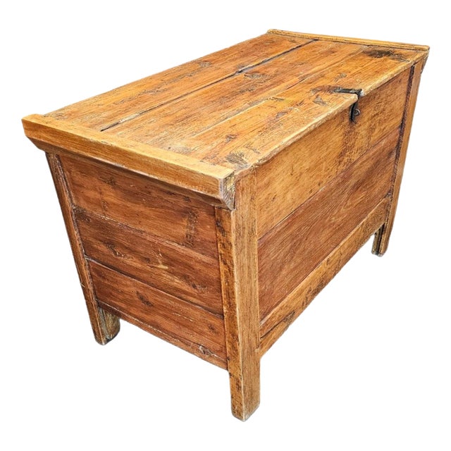 Blanket Storage Chest in Pine Wood For Sale