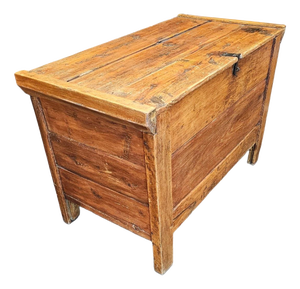 Blanket Storage Chest in Pine Wood