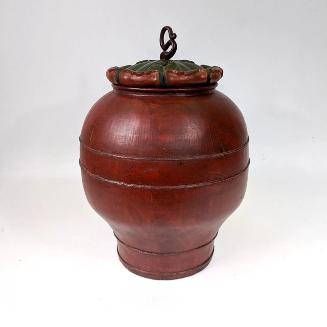 Chinese 20th Century Chinese Large Red Lacquer Wooden Container With a Lotus Leaf Lid For Sale - Image 3 of 7