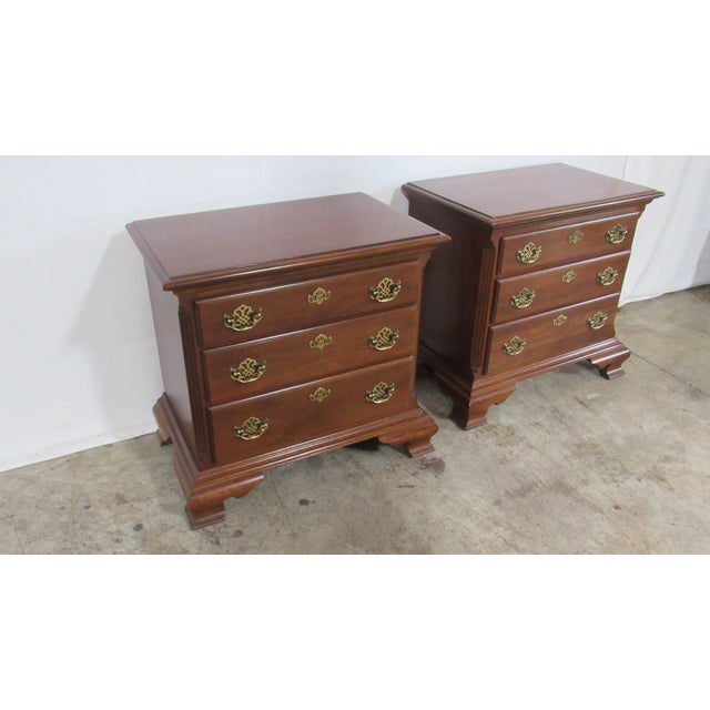 Traditional Pair James Sterling Mahogany Nightstands Tables Designer For Sale - Image 3 of 10