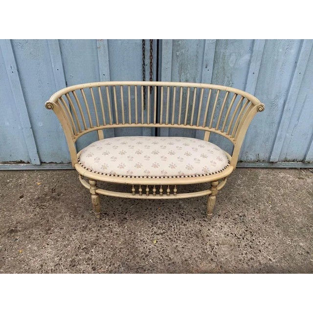 Cream Early 20th Century Vintage Hollywood Regency Style Bench Settee For Sale - Image 8 of 11