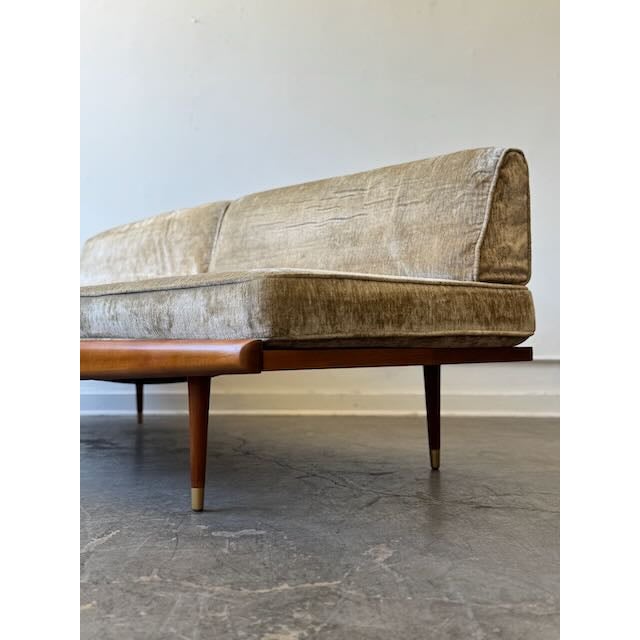 1950's Yugoslavian Daybed in Velvet For Sale - Image 11 of 15