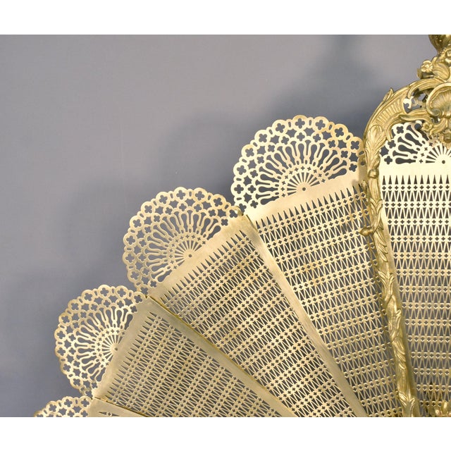 French Louis XV-Transition Style Peacock Fan Shaped Fire Screen, 1890s For Sale - Image 3 of 16