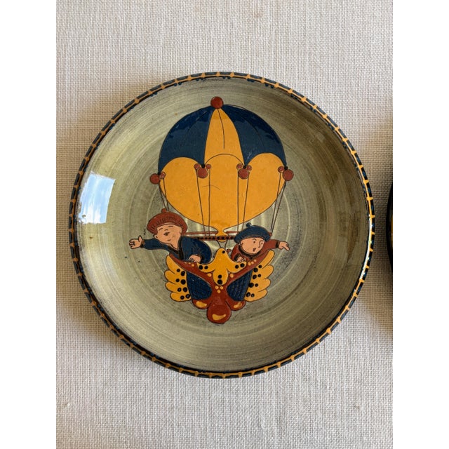 1970s 1970s Swiss Folk Art Pottery Wall Plates With Hot Air Balloons Heimberg-Steffisburg- a Pair For Sale - Image 5 of 6
