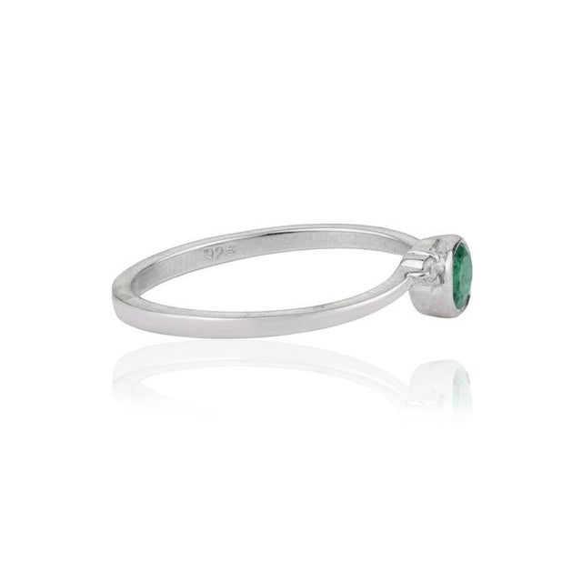 Elegant Oval Emerald & Diamond Bezel-Set Ring in Sterling Silver, Size 8.5 For Sale - Image 9 of 10