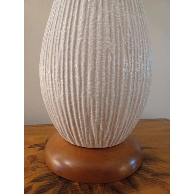 Mid Century Modern Ceramic & Wood Table Lamp For Sale - Image 10 of 13