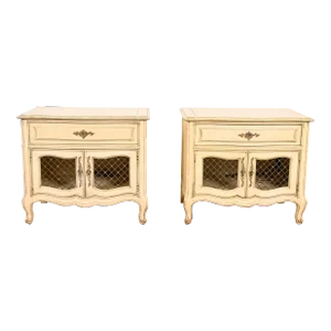 Henredon French Provincial Louis XV Cream and Light Green Lacquered Nightstands, Pair